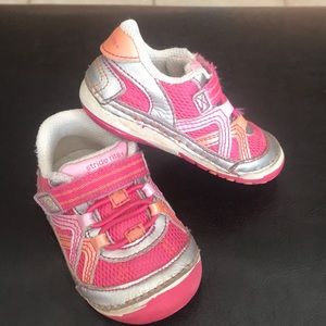 Girls toddler 4.5Wide stride rite soft motion